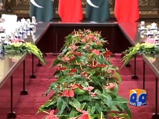 Imran Khan objects to PMs Entourage-09 Nov 2014