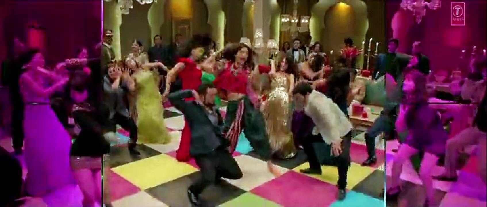 Abhi Toh Party Shuru Hui Hai VIDEO Song - Badshah-Aashtha - Sonam Kapoor- Video