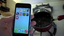 iPhone 5C Survives Boiling Hot Water Test