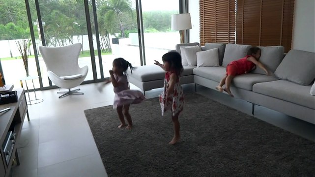 liam 4 ans les filles dansent(1)
