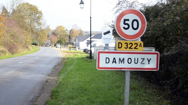 Croix gammées taguées à Damouzy