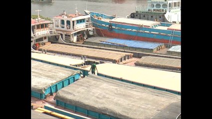 নৌযান শ্রমিকদের নিরাপত্তার দাবিতে ধর্মঘট নারায়নগঞ্জে