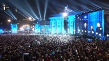 Des ballons et des feux d'artifice pour fêter la chute du mur