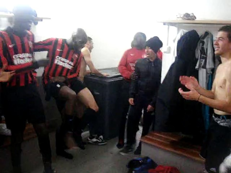 CHANT DE VICTOIRE APRES LE MATCH CONTRE EZANVILLE - ECOUEN 6- 3