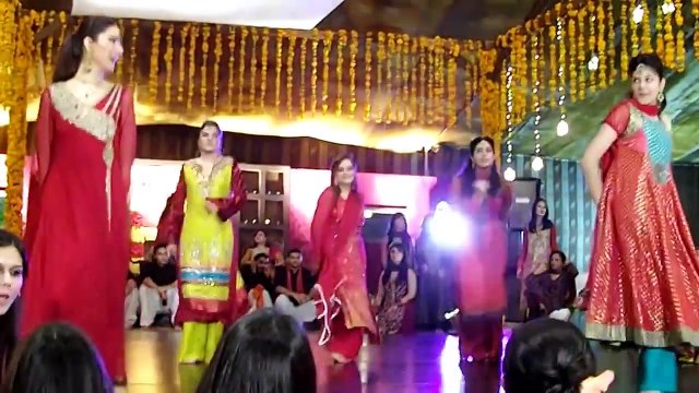 Superb Mehndi Dances performance Pakistani Wedding - Pak video tube