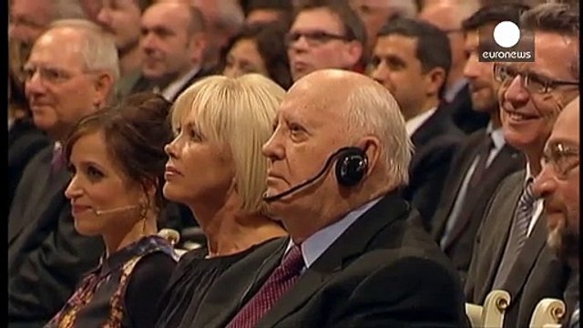 Семь тысяч воздушных шаров в небе над Берлином