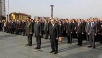 İzmir'de Atatürk ölümünün 76. yılında törenle anıldı