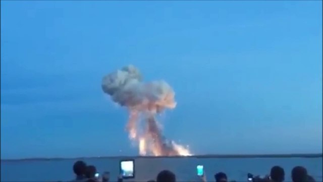 Intense footage of Antares rocket explosion