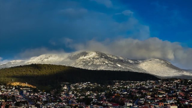 Stunning time lapse captures Tasmanian landscape