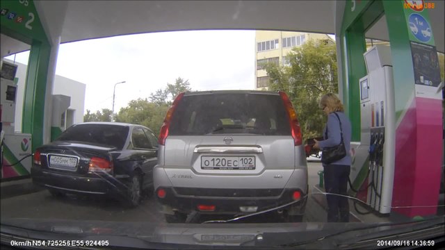 Woman tries to fuel the wrong car at gas station