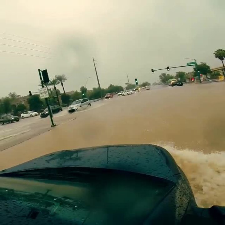 Phoenix flash flood turns roads into rivers