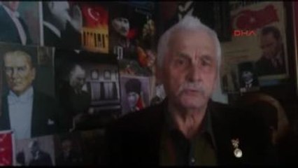 Atatürk Sevgisini Evinde Yaşatıyor