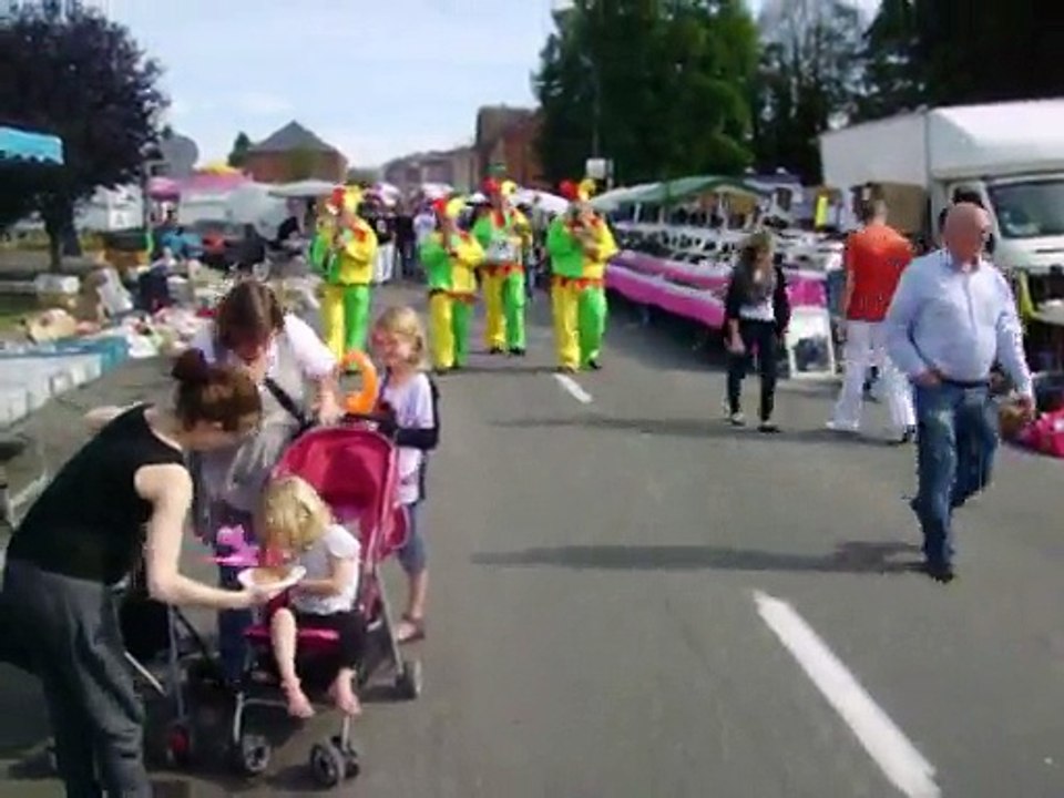 Fanfare de rue - spectacle de fanfare pour fete