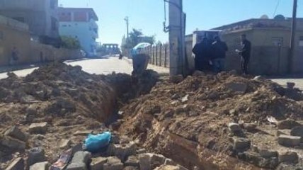 Şırnak'ta Hendek Kazıp Yol Kesen PKK'lılar, Polisle Çatıştı