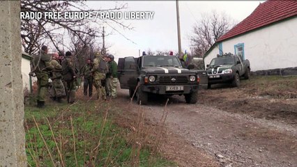 Veículos blindados avançam para reduto separatista de Donetsk