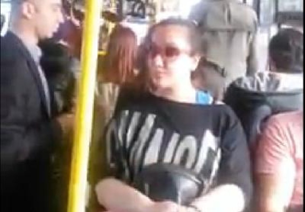 Belediye Otobüsünde Tepki Çeken 10 Kasım Eylemi