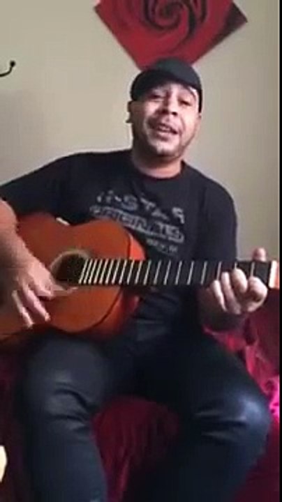 شاب يغني على علال القادوس علال فالبرلمان