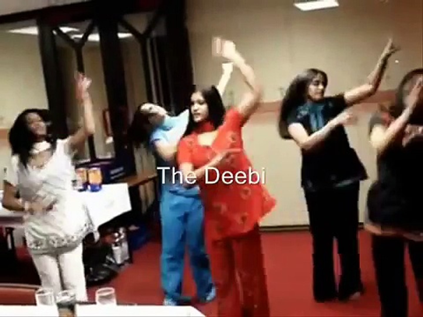 Mumbai college girls video