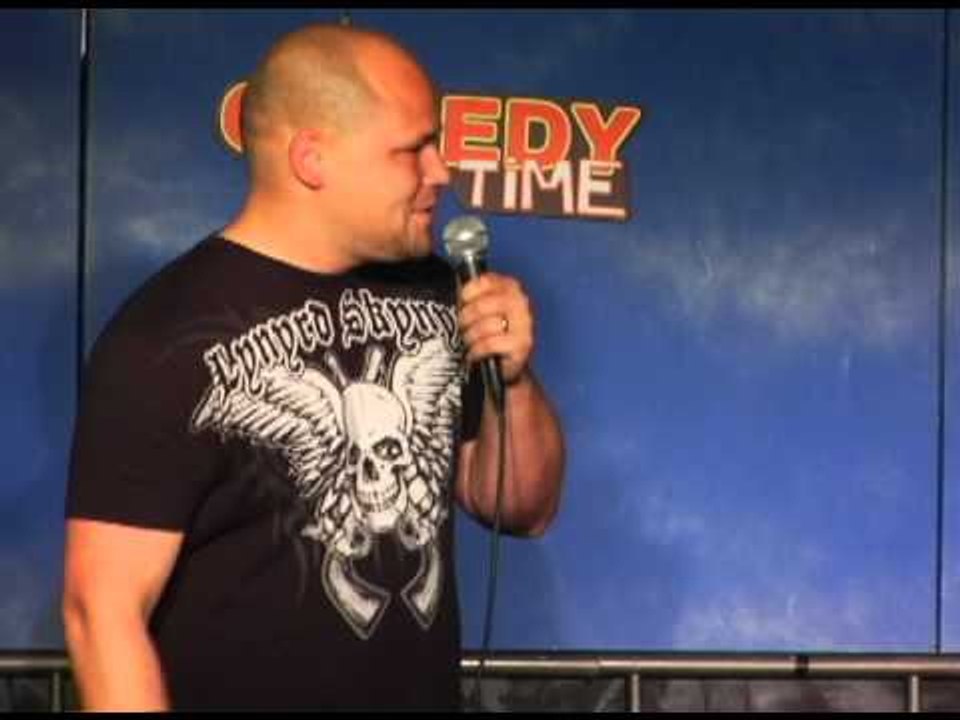 Quicklaffs - Erik Knowles Stand Up Comedy
