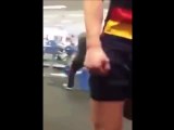 Un débile fait de la musculation... Incompréhensible mais tellement fun!