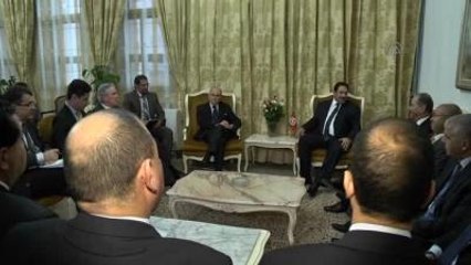 Fransa İçişleri Bakanı Cazeneuve, Tunus'ta