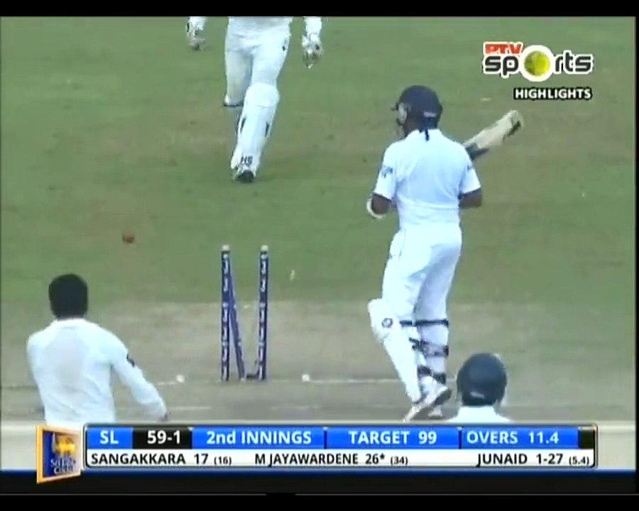 Mahela Jaywardne  his last test wicket picket by Junaid Khan