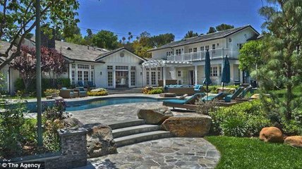 Iggy Azalea & Nick Young Buy Selena Gomez's Mansion