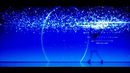 These Two Girls Combine Light And Dance To Give A Very Impressive "Stardust" Show