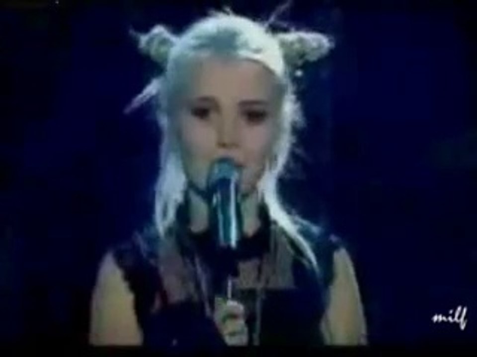 Recital en Portugal by Anais