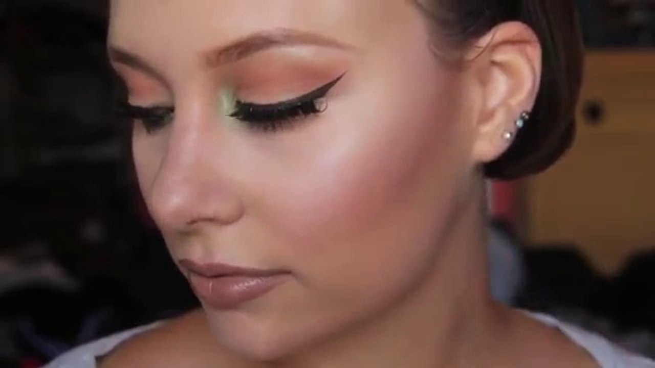 Fall-esque Cat Eye Makeup Tutorial