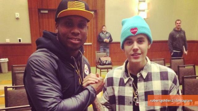 Steelers Fans Blame Justin Bieber's Visit for Cursing Their Team