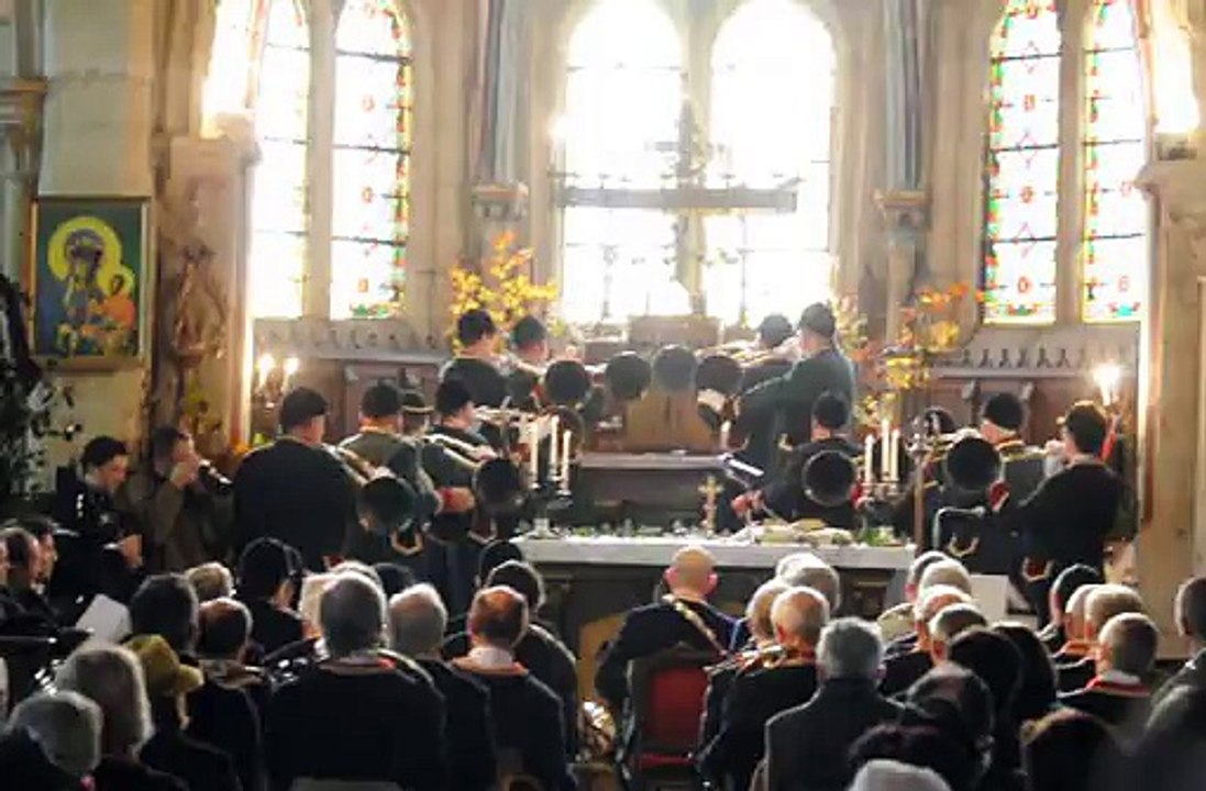 Messe de St Hubert du Rallye Trois Forêts par les trompes de Luzarches.