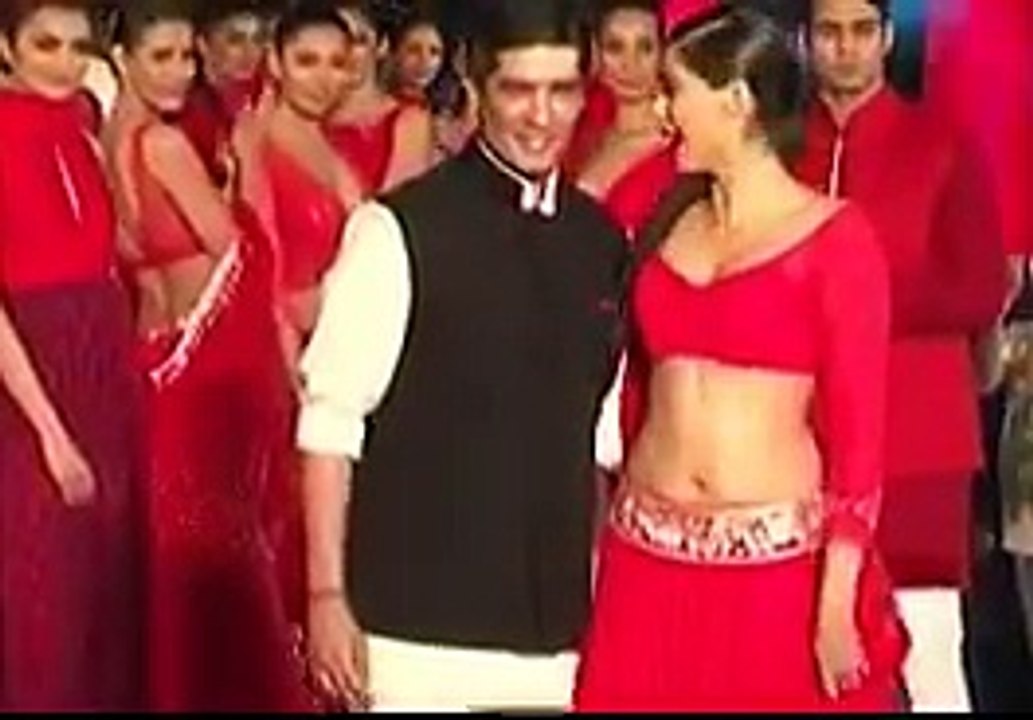 Manish Malhotra flirts With Sonam Kapoor