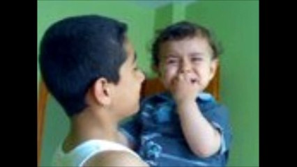 YAR UZAKTA GÖZÜM GÖRMEZ UZATIRAM ELIM YETMEZ