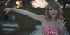 Taylor Swift Goes CRAZY In 