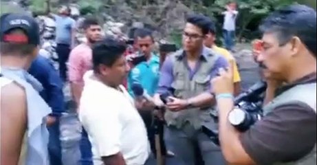 asisten padres de los 43 normalistas al basurero a desmentir autoridades