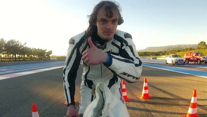 เชรดดด Ferrari 430 ถูกจักรยานแซงหน้าด้วยความเร็ว 330 กิโลเมตรต่อชั่วโมง!!