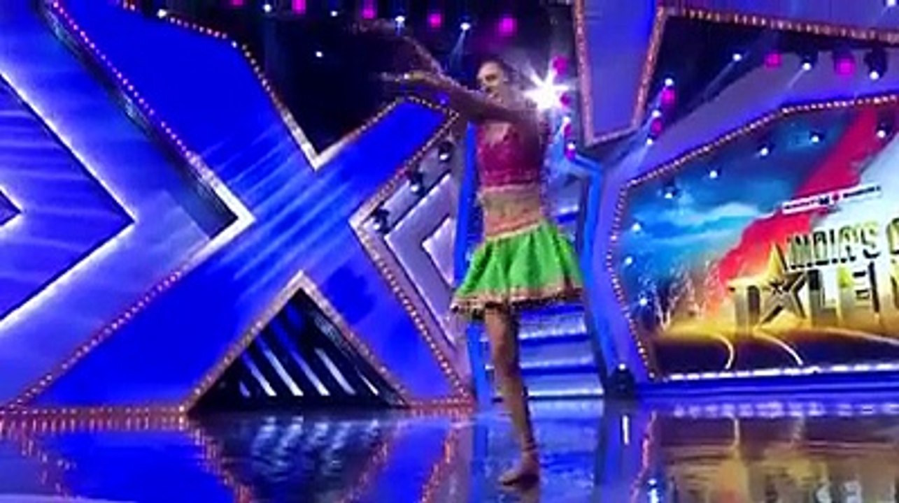 Amazing  Dance of one leg girl