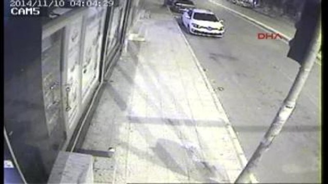 Marketteki Hırsızlık Girişimi Güvenlik Kamerasında