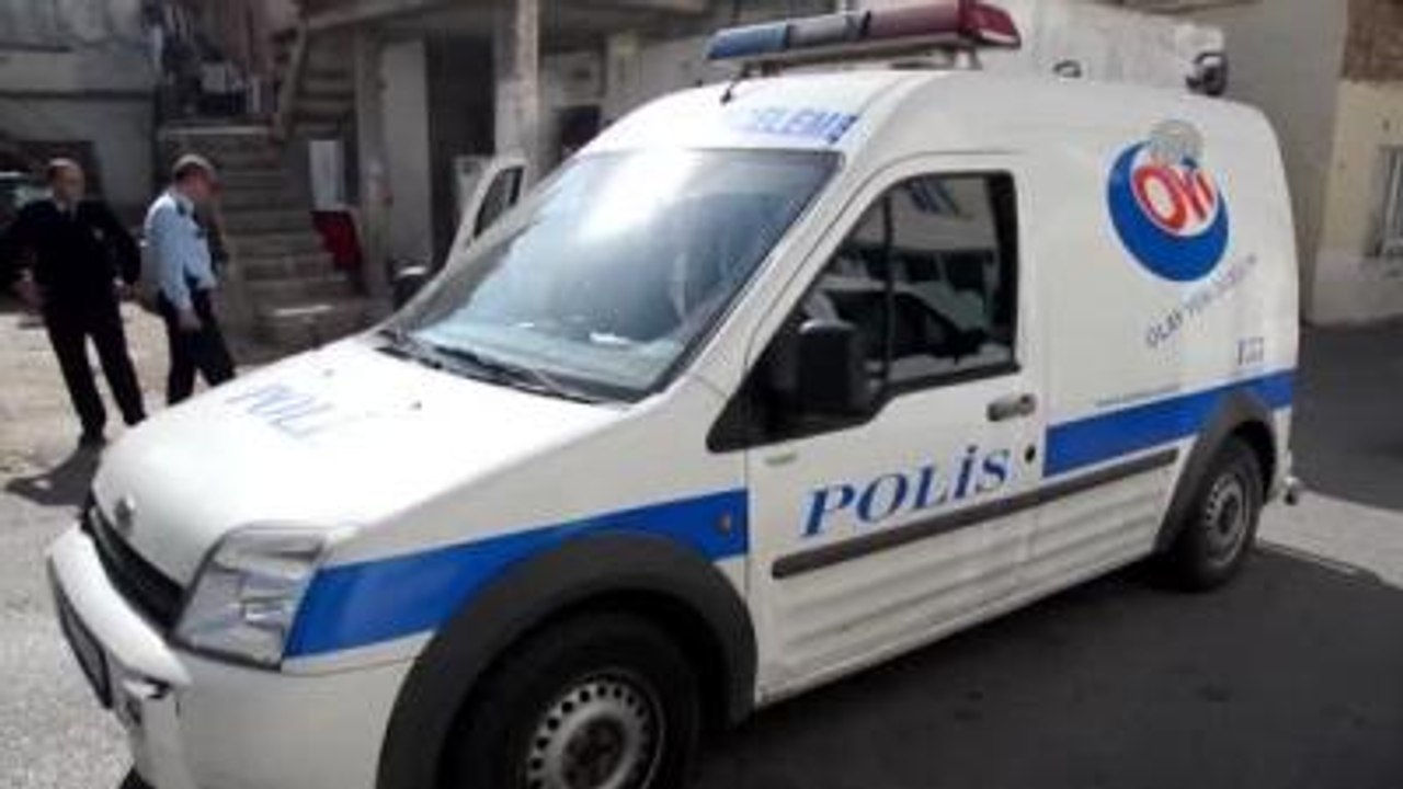 Evinde Ölü Bulundu
