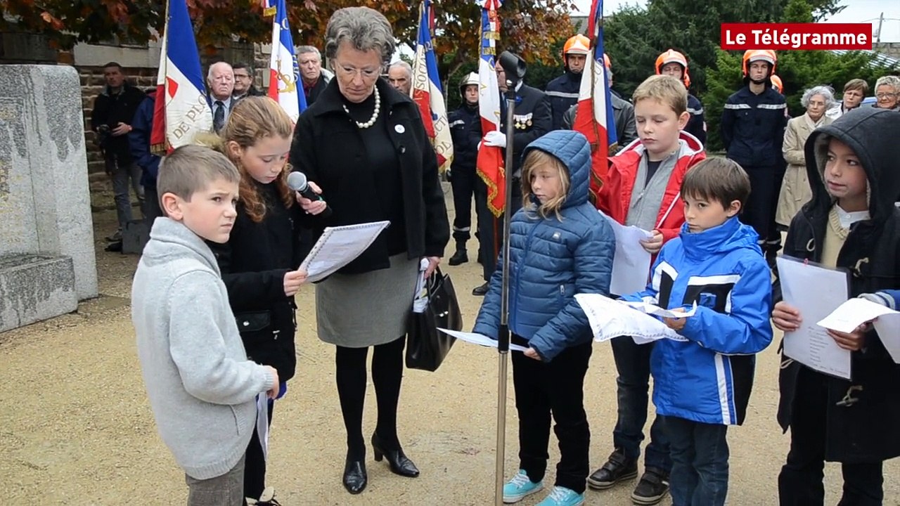 Paimpol. 7 enfants de l'école de Kérity  à la commémoration