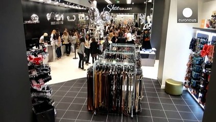 نيولوك تنسحب من روسيا وأوكرانيا