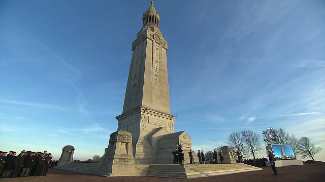 Soldats de 14-18: Hollande inaugure l' Anneau de la Mémoire