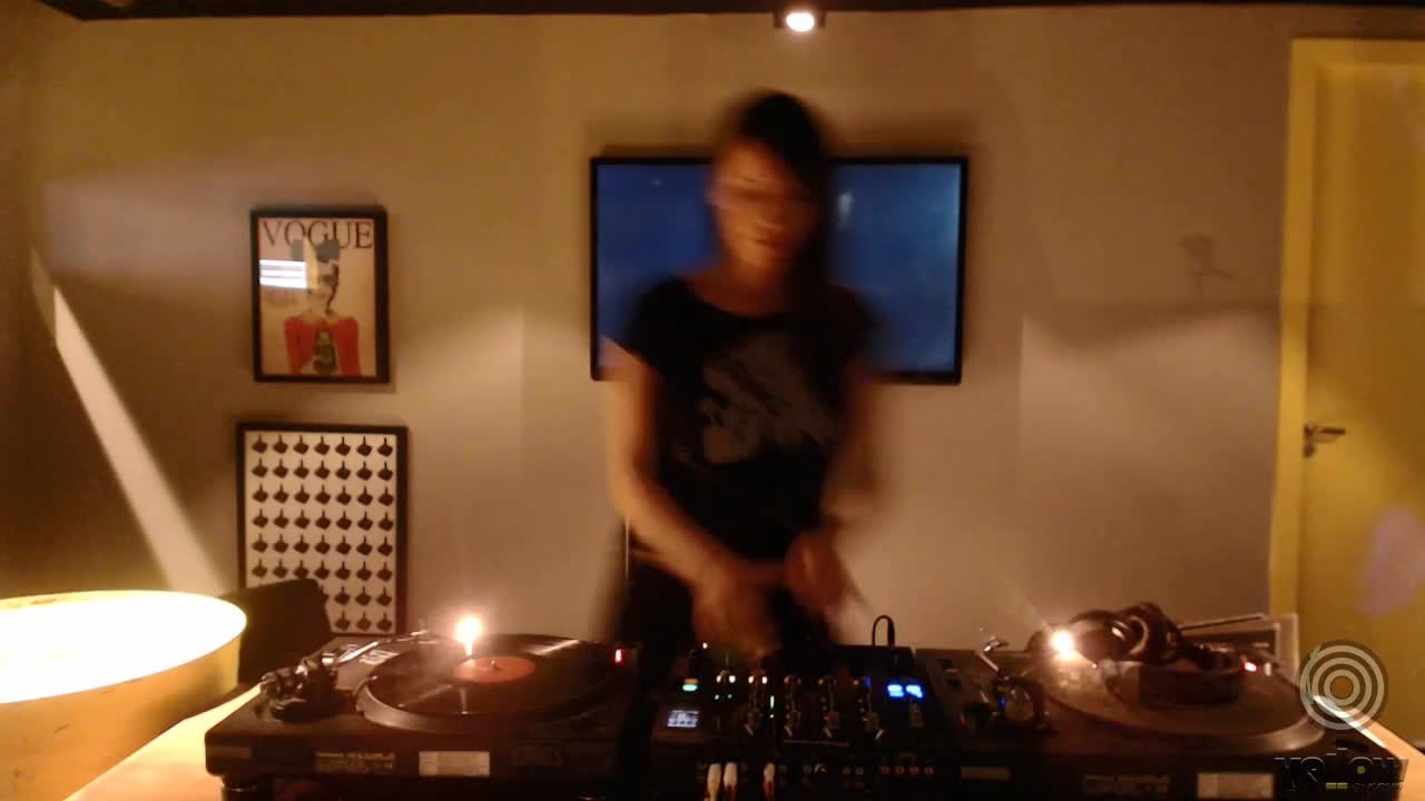 DJ ROOM #CAIU A FICHA 14 ANOS