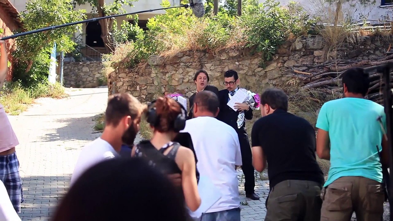 Yapışık Kardeşler - İlker Ayrık & Hakan Bulut - İkimiz Bir Fidanın Güller Açan Dalıyız