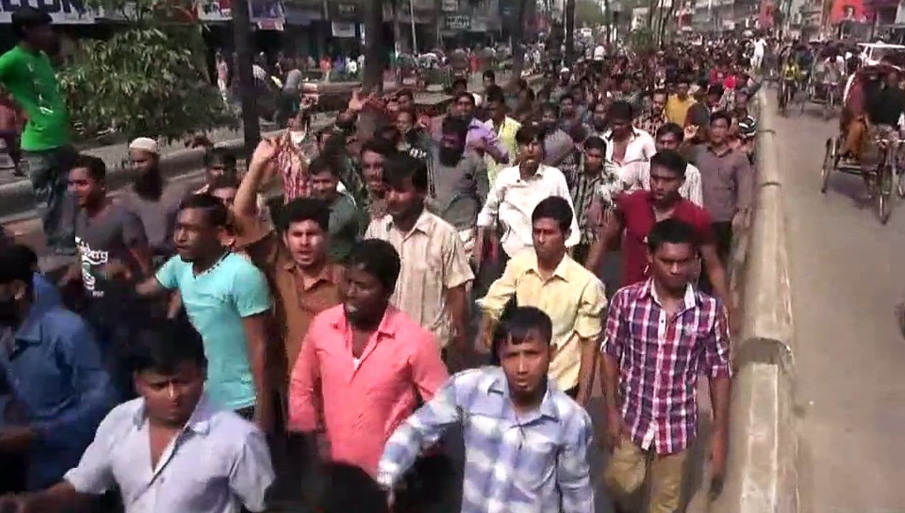 ছাটাই বন্ধ ও চাকুরীচ্যুত শ্রমিকদের পুর্নবহালের দাবিতে বিক্ষোভ( Narayanganj Garments Woker )