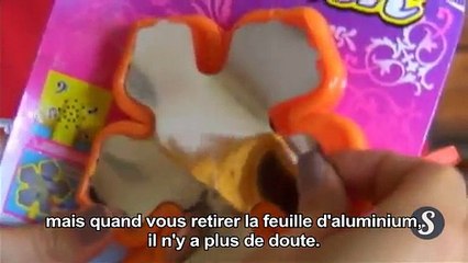 Un jouet pour enfant révèle la photo d'une petite fille qui se coupe les veines avec un couteau.