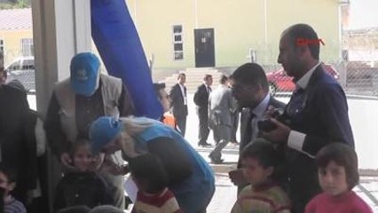 BM İyi Niyet Elçisi Muazzez Ersoy'dan Suriyelilere Ziyaret Ek