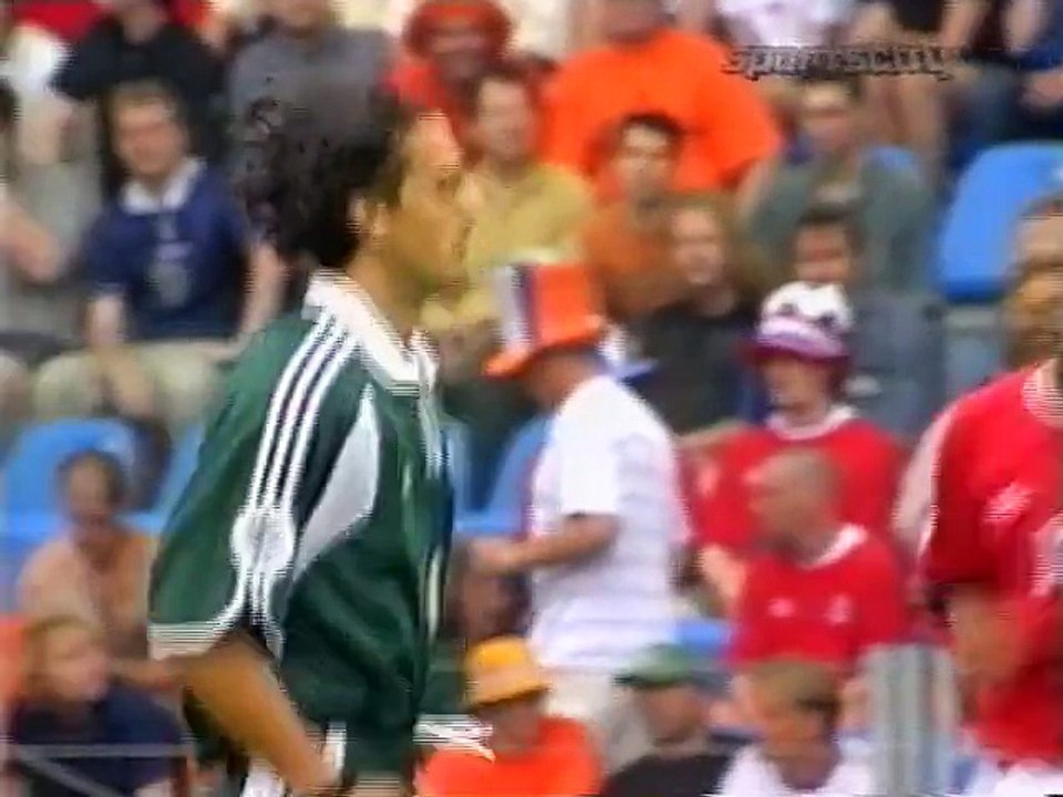 UEFA EURO 2000 Group C Day 3 - Slovenia vs Norway