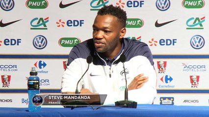 Bleus - Mandanda : "Ibra est apprécié par beaucoup de Marseillais"